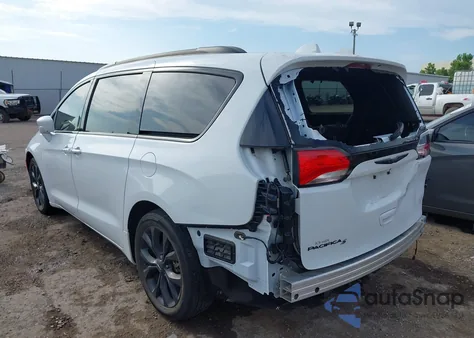 2020 Chrysler Pacifica Touring L из США, поврежденный, VIN 2C4RC1BG8LR108231